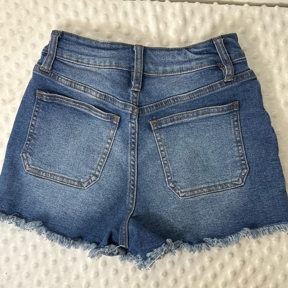 Ymi 𝅺ymi solid HighWaisted Denim Shorts with a distressed hem! - Picture 6 of 8